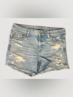 AE Light Wash Distressed Denim Shorts 10 NWOT